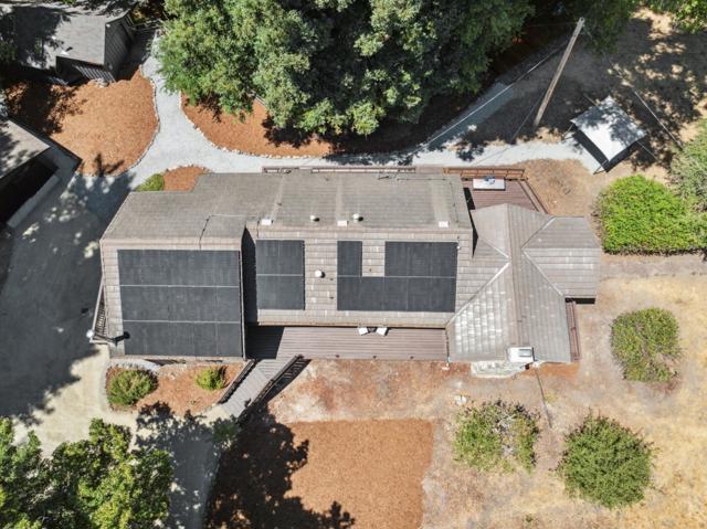 9925 Love Creek Road, Ben Lomond CA: https://media.crmls.org/mediaz/62f7ed34-e31f-410e-8dea-7313132dab21.jpg