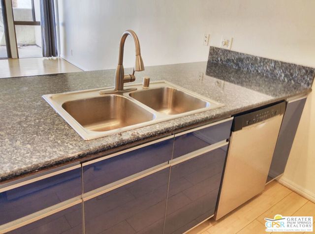 1655 E Palm Canyon Drive, Palm Springs CA: https://media.crmls.org/mediaz/62f8646c-f1e4-4735-ac85-4608a12859dc.jpg