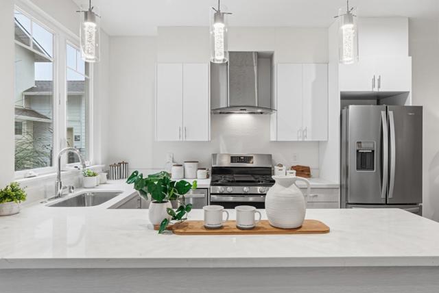 139 Flynn Avenue, Mountain View CA: https://media.crmls.org/mediaz/62f8750e-9f73-4280-8285-544cada50c8a.jpg