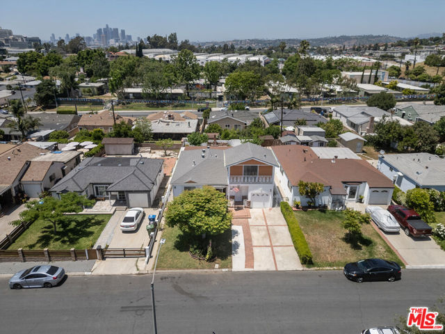 2101 N Almadale Avenue, Los Angeles CA: https://media.crmls.org/mediaz/62f8a010-7047-4a05-ace2-bfc43422ec03.jpg