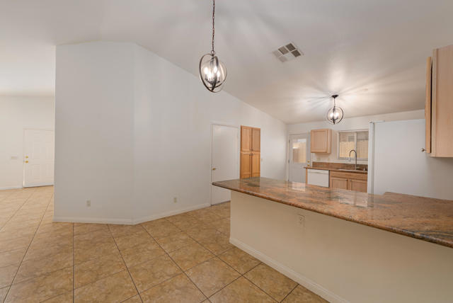 53215 Avenida Alvarado, La Quinta CA: https://media.crmls.org/mediaz/62f989bf-996e-459f-90bd-cd42c735c141.jpg