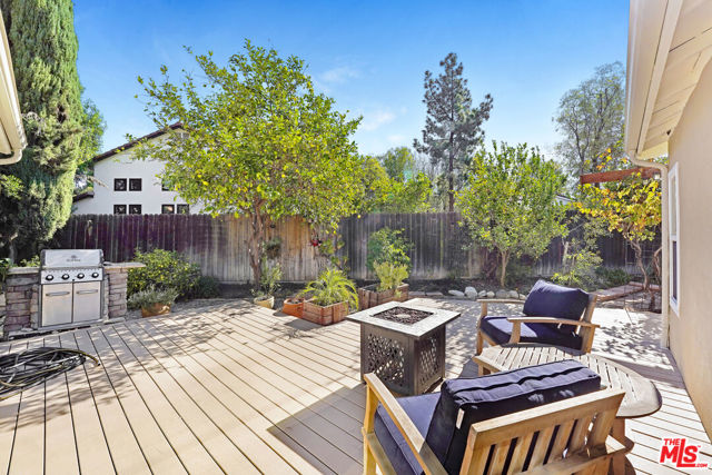 7844 Canby Avenue photo 16