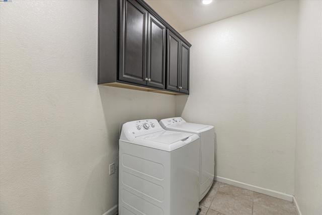 2024 Honey Church Pl, Roseville CA: https://media.crmls.org/mediaz/62fa296f-0d54-461f-b416-d7ab1d7071c4.jpg