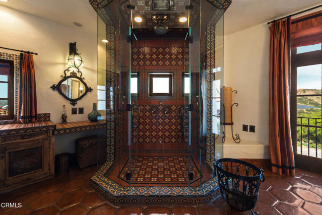 Detail Gallery Image 58 of 75 For 2940 Kuehner Dr, Simi Valley,  CA 93063 - 57 Beds | 40 Baths