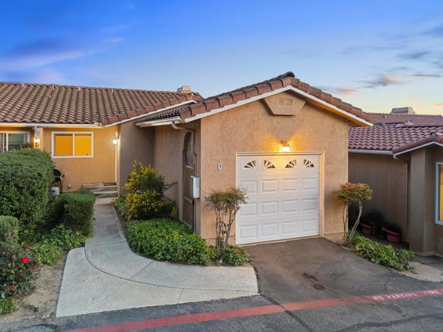 31909 Del Cielo Este, Bonsall CA: https://media.crmls.org/mediaz/62fa9536-c794-4d9b-85a7-b9d7edadabd5.jpg