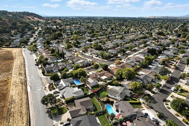 6270 Blossom Avenue, San Jose CA: https://media.crmls.org/mediaz/62faaa20-7a28-4947-9fe8-28df54f0bb8e.jpg