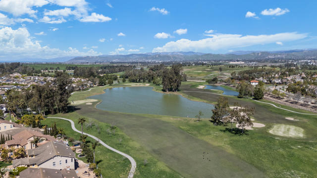 2012 Keltic Lodge Drive, Oxnard CA: https://media.crmls.org/mediaz/62fad0fa-fa45-4417-b208-14058e35afbc.jpg