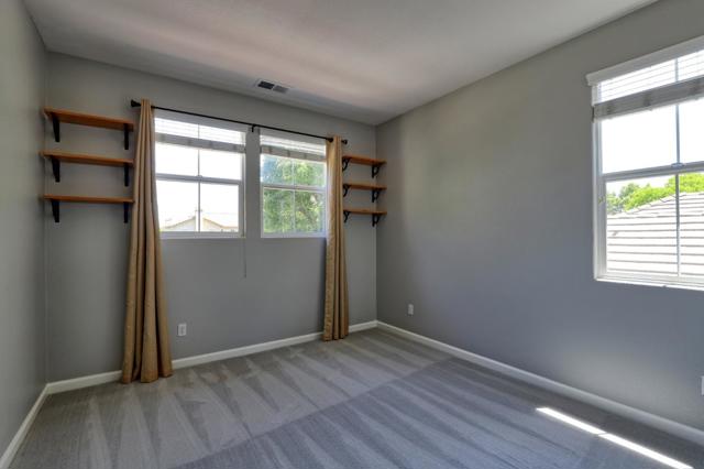 1250 Sunrise Drive, Gilroy CA: https://media.crmls.org/mediaz/62fb1ba0-81c1-4525-bdac-958382c1469e.jpg