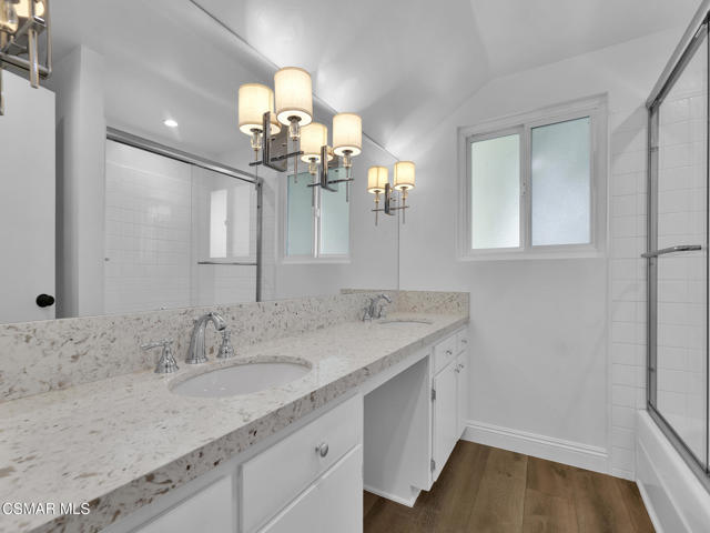 3950 United Road, Agoura Hills CA: https://media.crmls.org/mediaz/62fb7068-23eb-449b-b78f-35af0036d7c4.jpg
