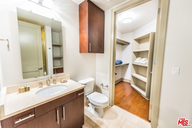 2nd en-suite bathroom