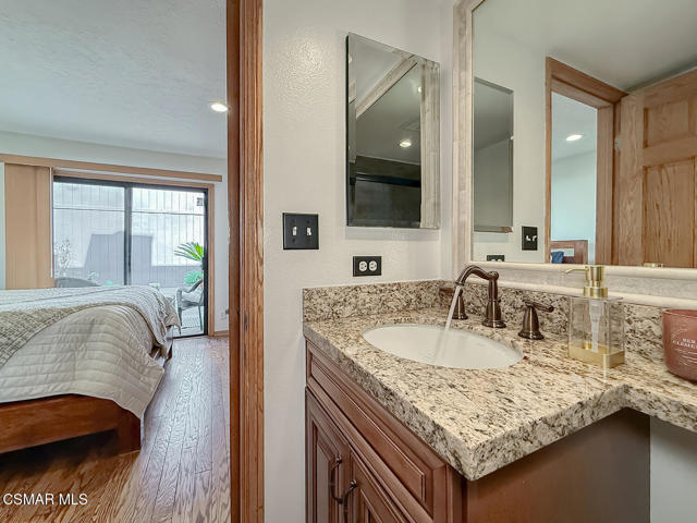 16030 Moorpark Street, Encino CA: https://media.crmls.org/mediaz/62fbd81f-a760-429f-971c-539d6bb0acee.jpg