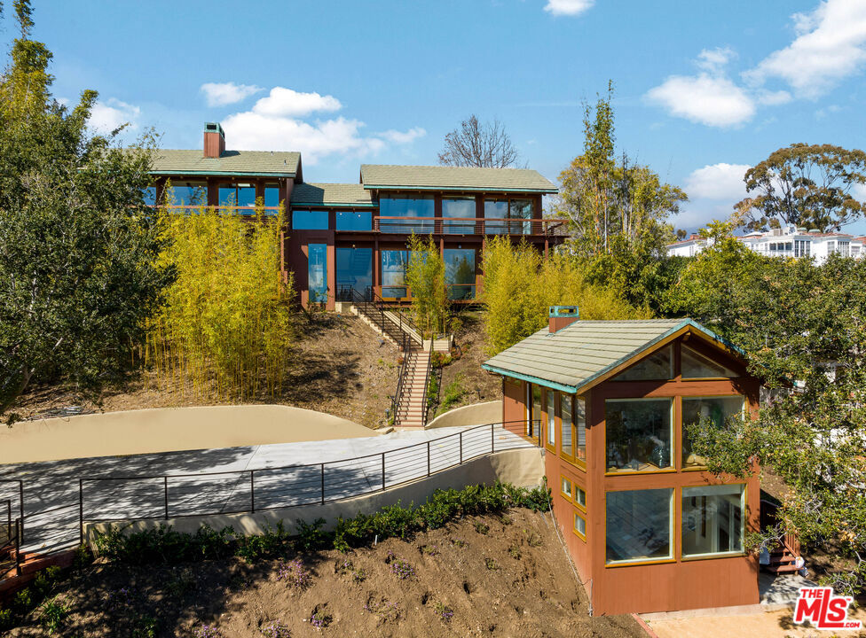 785 Napoli Drive — architectural residence