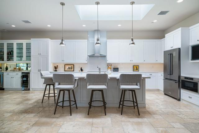 9 Furman Court, Rancho Mirage CA: https://media.crmls.org/mediaz/62fc2a5a-64d3-438d-99b1-bae7a2947377.jpg