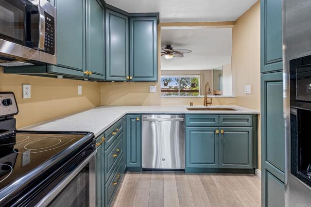 Detail Gallery Image 8 of 32 For 7245 Navajo Rd #D380,  San Diego,  CA 92119 - 2 Beds | 2 Baths