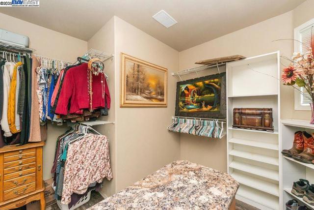21679 Squaw Grass Trail, Redding CA: https://media.crmls.org/mediaz/62fd383a-812f-457d-b645-2fe3220e2378.jpg