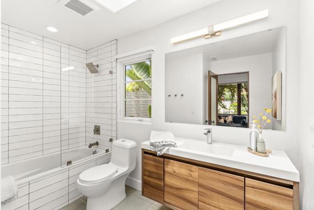 Detail Gallery Image 16 of 31 For 1370 Neptune Ave, Encinitas,  CA 92024 - 4 Beds | 4/1 Baths