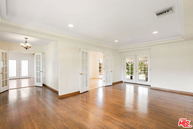 3 Bed Home for Sale in Burbank, California