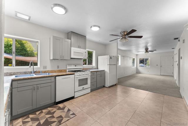 3941 45 32nd St, San Diego CA: https://media.crmls.org/mediaz/62ff652a-6c35-41a3-a105-69e0c8ca7798.jpg