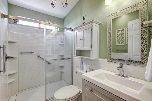 Detail Gallery Image 17 of 26 For 168 Roadrunner Ln, Oceanside,  CA 92057 - 2 Beds | 2 Baths