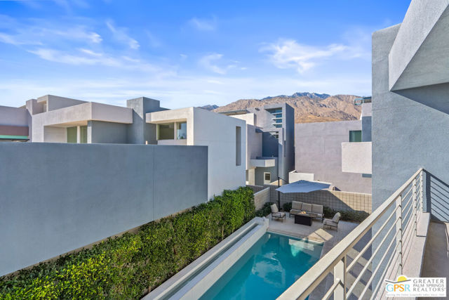 431 Suave Lane, Palm Springs CA: https://media.crmls.org/mediaz/630000f2-aff0-4367-812b-931b1d188b0e.jpg