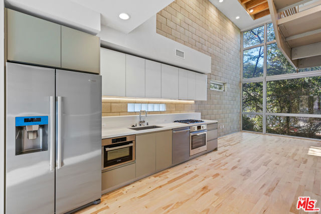  Commercial for Sale in Los Angeles, California