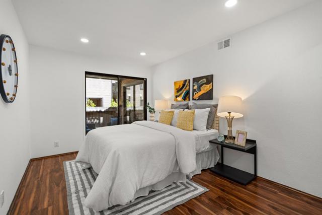 522 Thain Way, Palo Alto CA: https://media.crmls.org/mediaz/630144a8-f801-476c-a553-a56fec87aebb.jpg