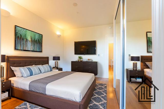 1800 Turk Street, San Francisco CA: https://media.crmls.org/mediaz/6301a052-a8a4-4184-827c-3be3635555e4.jpg