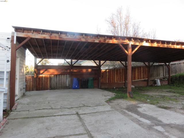 1731 San Pablo Ave, Pinole CA: https://media.crmls.org/mediaz/6302236f-8fea-4775-aea6-d50ed95ef451.jpg