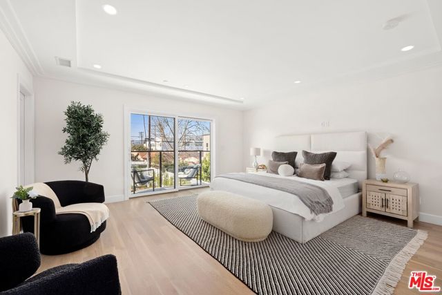 633 N Formosa Avenue, Los Angeles CA: https://media.crmls.org/mediaz/6302ac0c-bbbf-4d3e-9061-1d5975c117a8.jpg