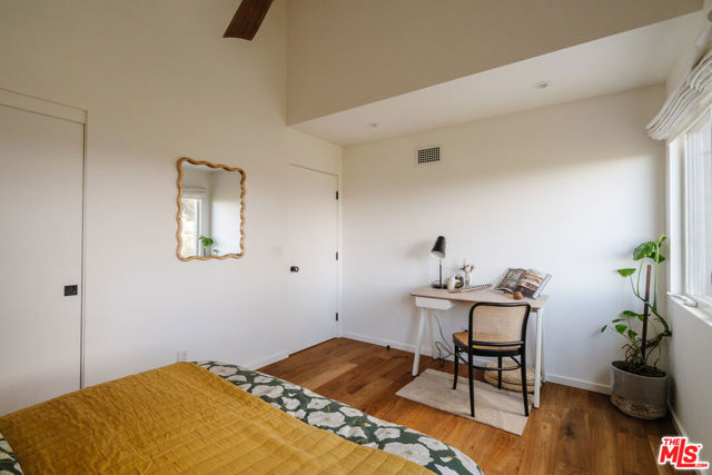 2002 Tuna Canyon Road, Topanga CA: https://media.crmls.org/mediaz/6302f9a7-b25b-4efb-acff-60e1e236386a.jpg
