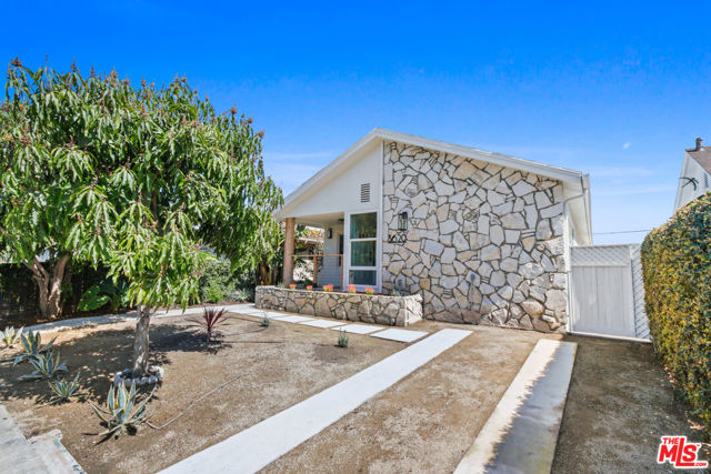 3620 5th Avenue, Los Angeles CA: https://media.crmls.org/mediaz/63030e5b-38e3-4ca7-bd1a-9e7e7863da51.jpg