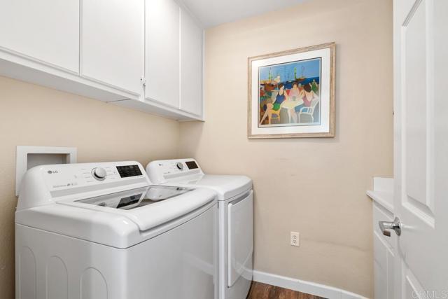 4964 Poseidon Way, Oceanside CA: https://media.crmls.org/mediaz/63038a06-ed8f-476c-ae51-a0f2c2f34e52.jpg