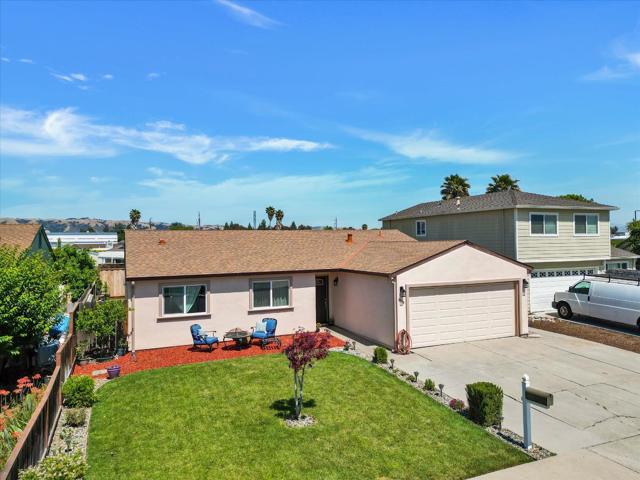 8100 Springdale Court, Gilroy CA: https://media.crmls.org/mediaz/6303ade4-6db4-469d-94f5-610d6c2b0b4f.jpg
