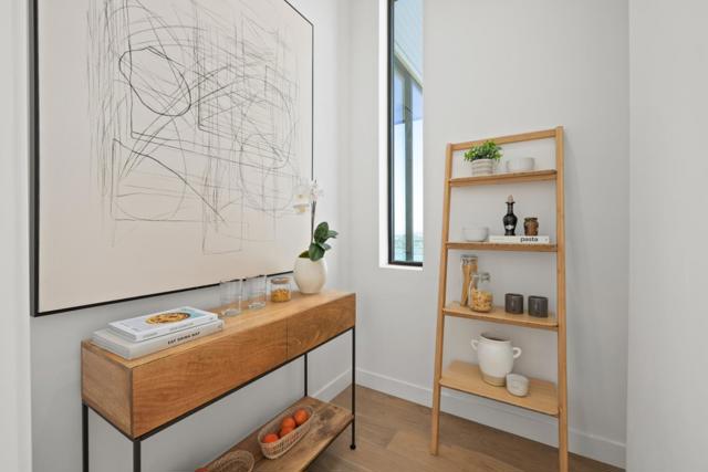 3 Wolfback Ridge Road, Sausalito CA: https://media.crmls.org/mediaz/6303da2f-9c28-44f0-ae31-7f240c6fa749.jpg