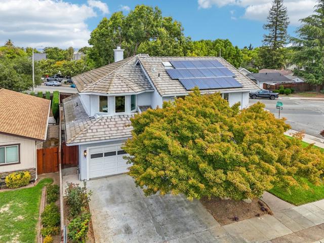 495 Lincoln Avenue, Sunnyvale CA: https://media.crmls.org/mediaz/63043a0c-452d-4e1e-a397-1309dc626314.jpg