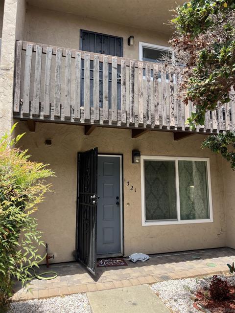 1321 Oakdale Ave, El Cajon CA: https://media.crmls.org/mediaz/6305b96b-3ecc-49a2-9752-d202de784eae.jpg