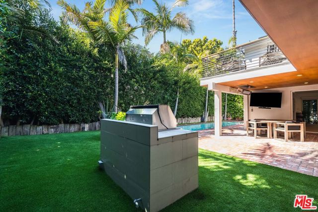 3201 Viola Place, Marina del Rey CA: https://media.crmls.org/mediaz/6305da08-6723-4d34-b505-596efb0bb7c3.jpg