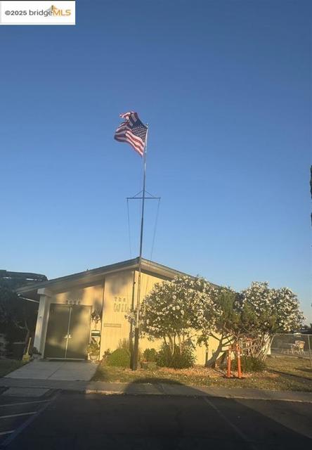 343 Alcott Ct, Bethel Island CA: https://media.crmls.org/mediaz/6306251e-e3ae-4801-bec8-9428ba3c1c4e.jpg