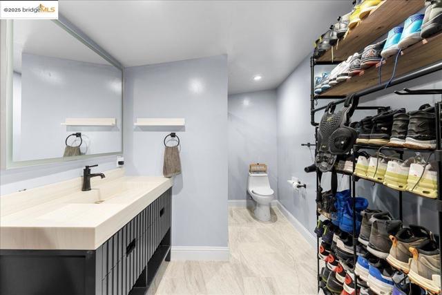 2016 104th AVE, Oakland CA: https://media.crmls.org/mediaz/6306934f-0402-44b8-81bd-a00f4b0aa8bb.jpg