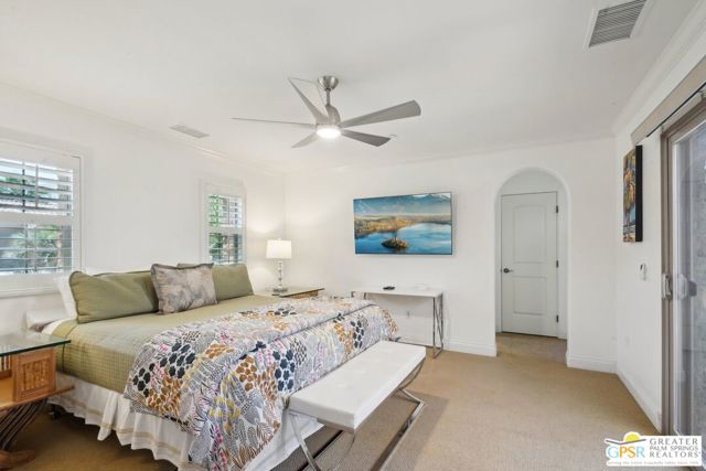 1070 Bella Vista, Palm Springs CA: https://media.crmls.org/mediaz/6306ba4e-b525-4085-85af-7f9d034676ed.jpg