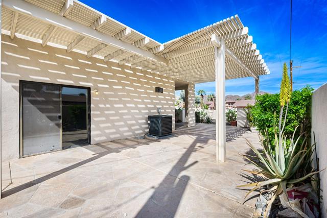 Image 38 of 59 For 51770 Eisenhower Drive