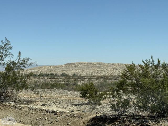 0 29 Palms Hwy, 29 Palms CA: https://media.crmls.org/mediaz/63078002-9d5c-4a3e-bd18-d12e7e30e2f3.jpg