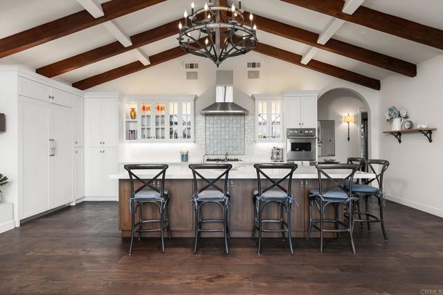 8374 St Andrews Rd, Rancho Santa Fe CA: https://media.crmls.org/mediaz/630798f2-3ae8-490c-9f57-1a3375f6a75c.jpg