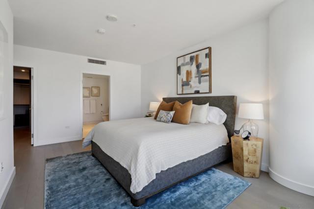 888 W E St, San Diego CA: https://media.crmls.org/mediaz/63081312-10b7-4dde-9725-223187b8e64b.jpg