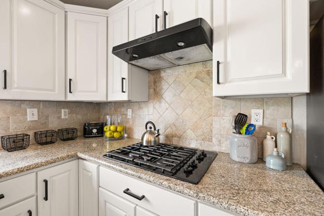 42639 Devonshire Street, Palm Desert CA: https://media.crmls.org/mediaz/6308241e-e33c-4004-b6ad-17ca547472d7.jpg