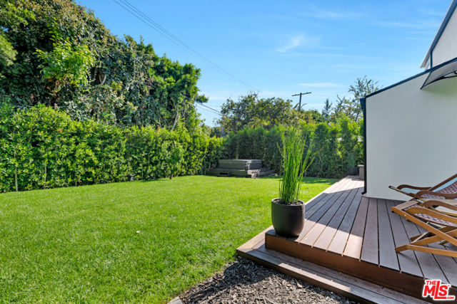 418 N Bowling Green Way, Los Angeles CA: https://media.crmls.org/mediaz/6308fe8a-9836-438c-85b5-b7f7f107180b.jpg