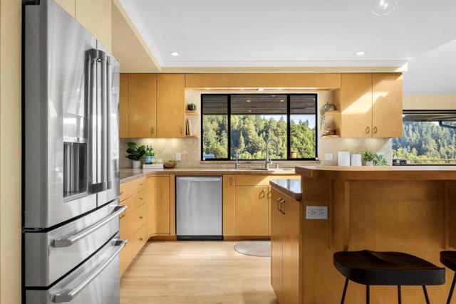 252 Fast Lane, Santa Cruz CA: https://media.crmls.org/mediaz/6309894e-5ccc-4387-9b53-3ddd7efb30c3.jpg