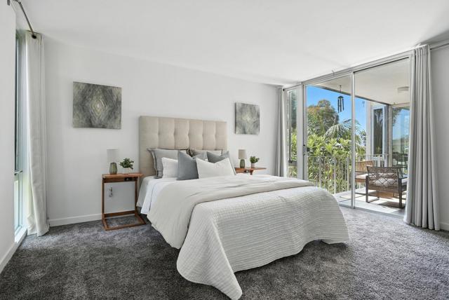 222 Quince St, San Diego CA: https://media.crmls.org/mediaz/630b4169-b7f7-4e52-9b50-7800620b6d9a.jpg