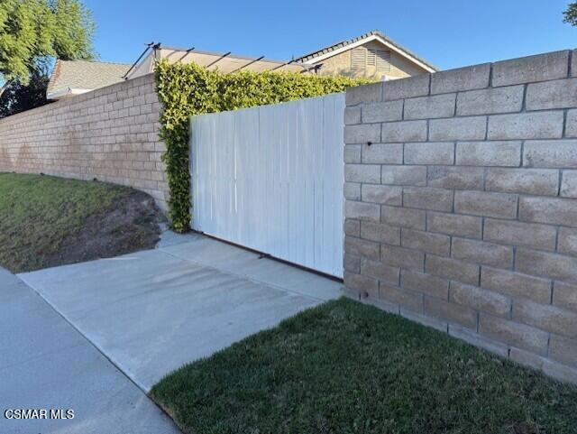 205 Larkhill Street, Thousand Oaks CA: https://media.crmls.org/mediaz/630b951d-85c9-4661-90e3-a59ed53a65d8.jpg