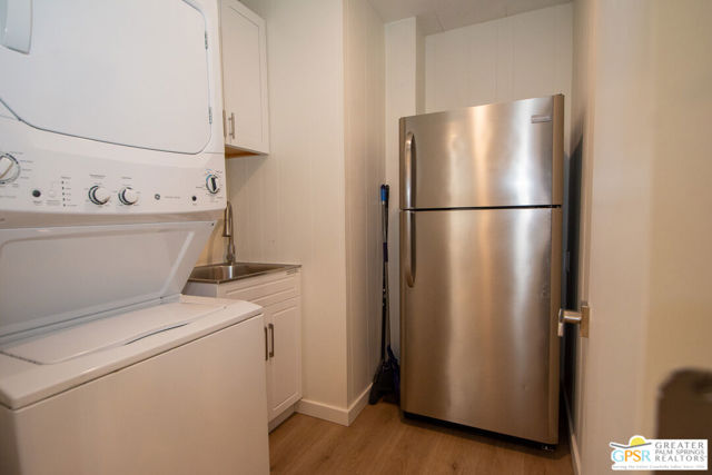 480 Calle Madrigal, Cathedral City CA: https://media.crmls.org/mediaz/630ba381-8a91-4579-b4b6-10b278ba02d5.jpg